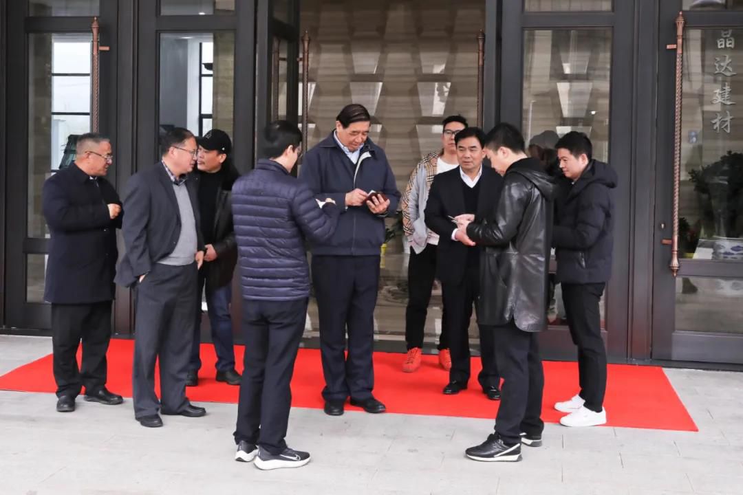 以行踐言<div   id=